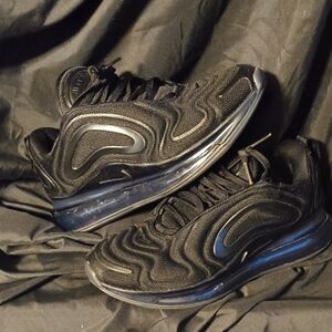 NIKE 720 AIR MAX size 8